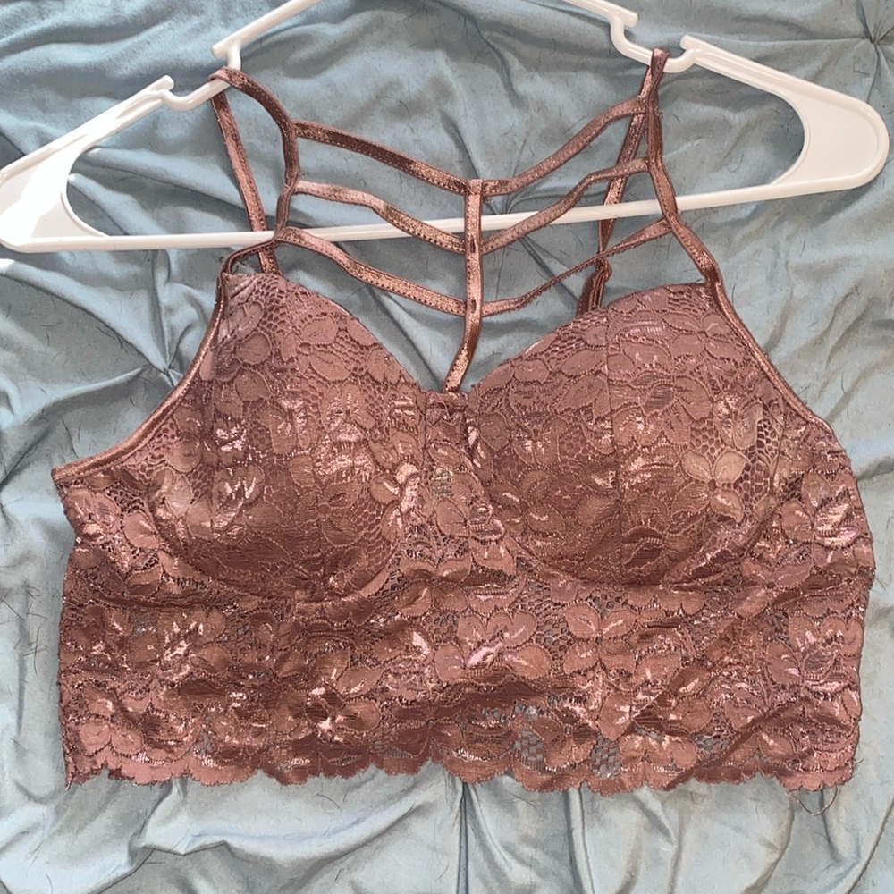 Women’s lace crop top